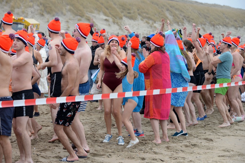 ../Images/Nieuwjaarsduik Nederzandt 2020 027.jpg